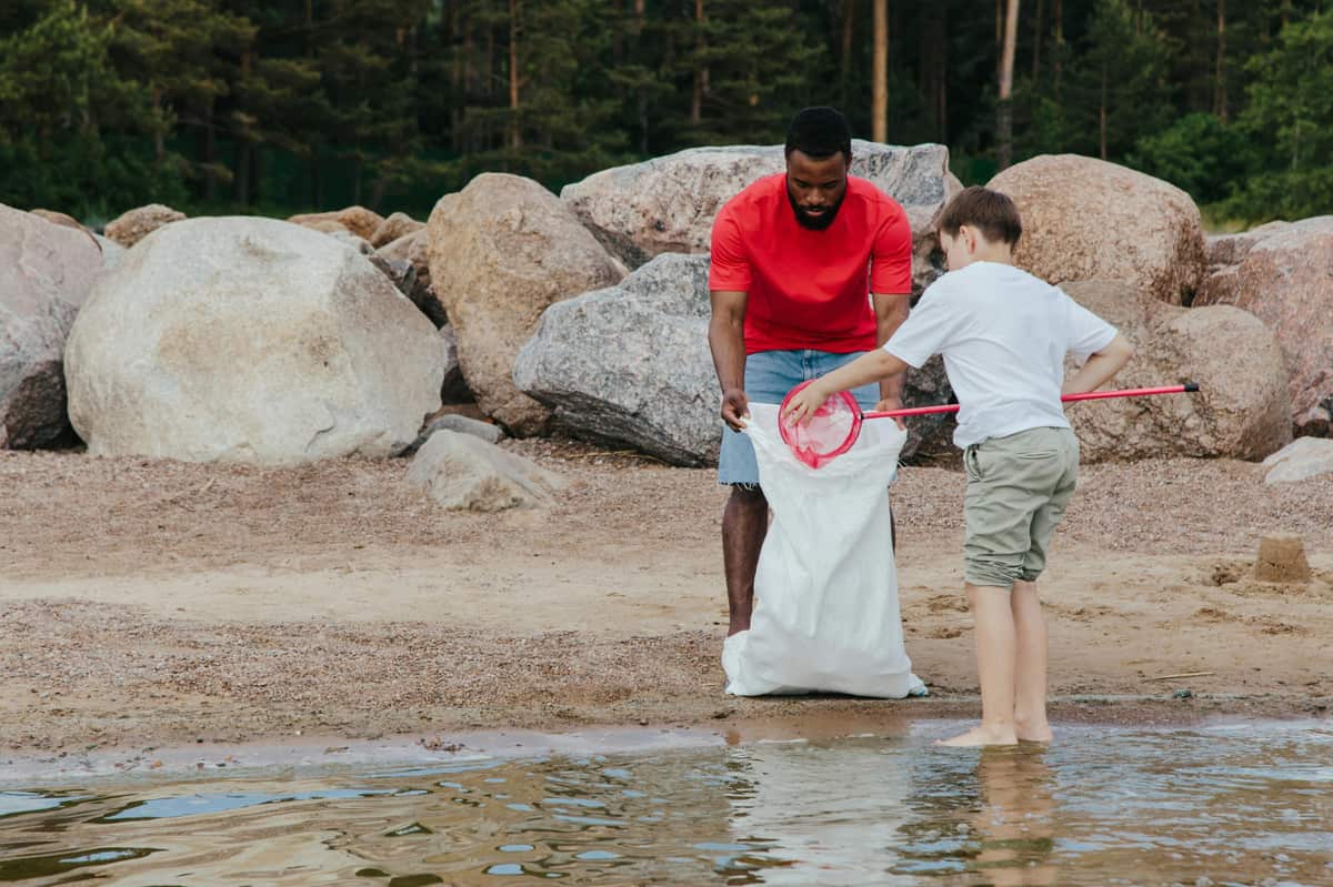 Volunteers serving together